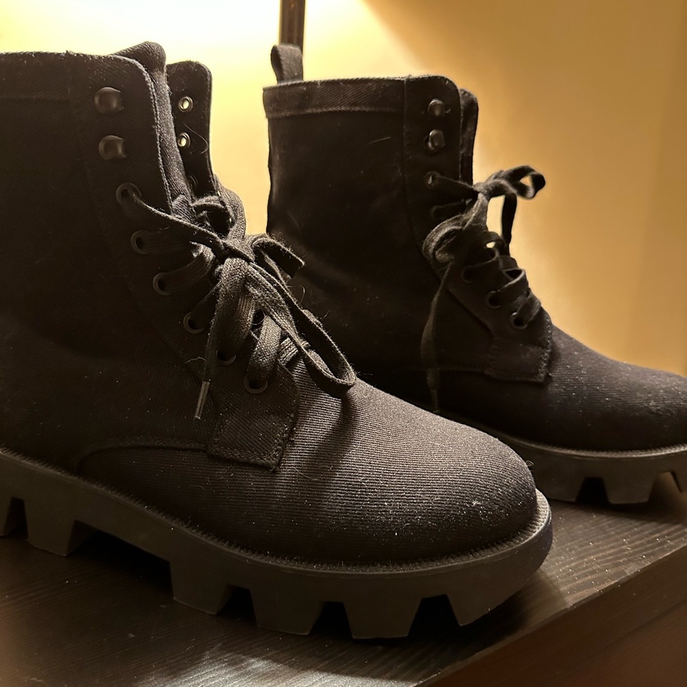 Brand new combat boots - size 10